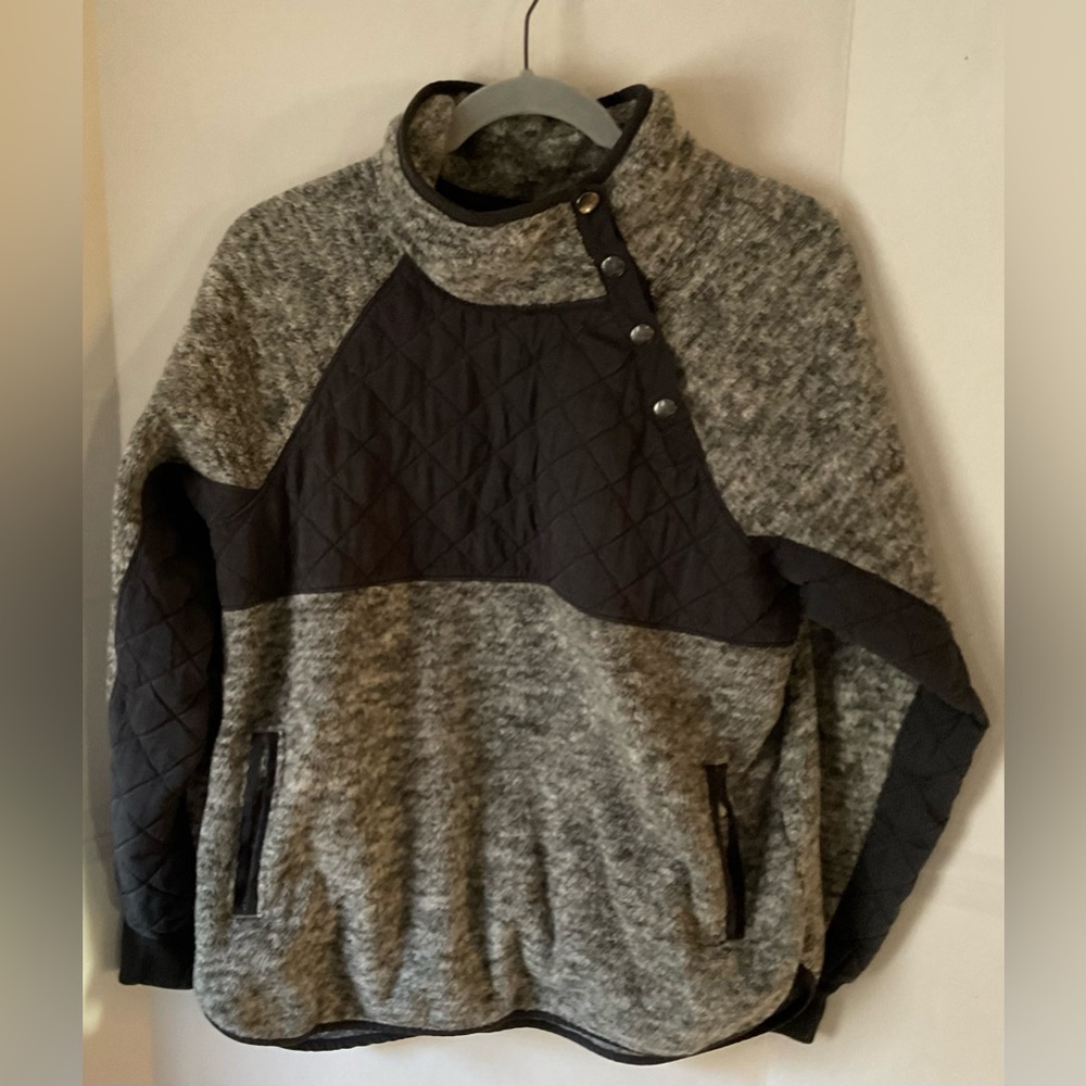 Abercrombie & Fitch Gray and Black Quilted fleece pullover snap collar jacket M